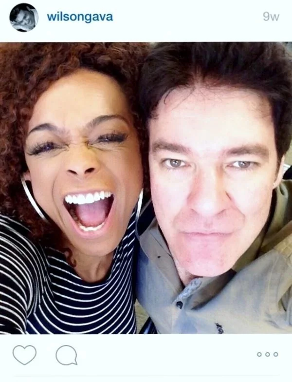 Wilson Gava com aluna cantora